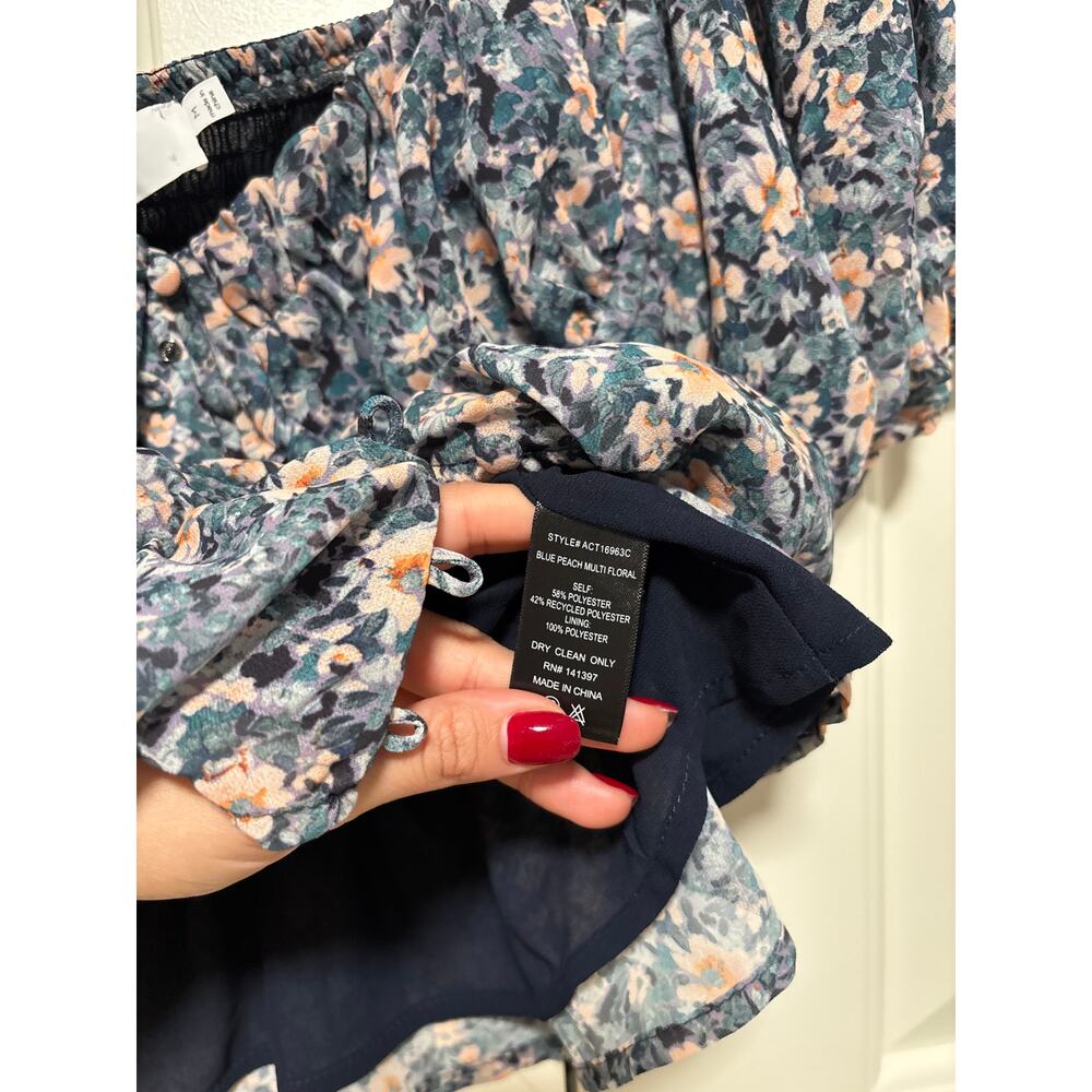 ASTR Floral Puff Sleeve Cropped Button Up Top M - Picture 7 of 8